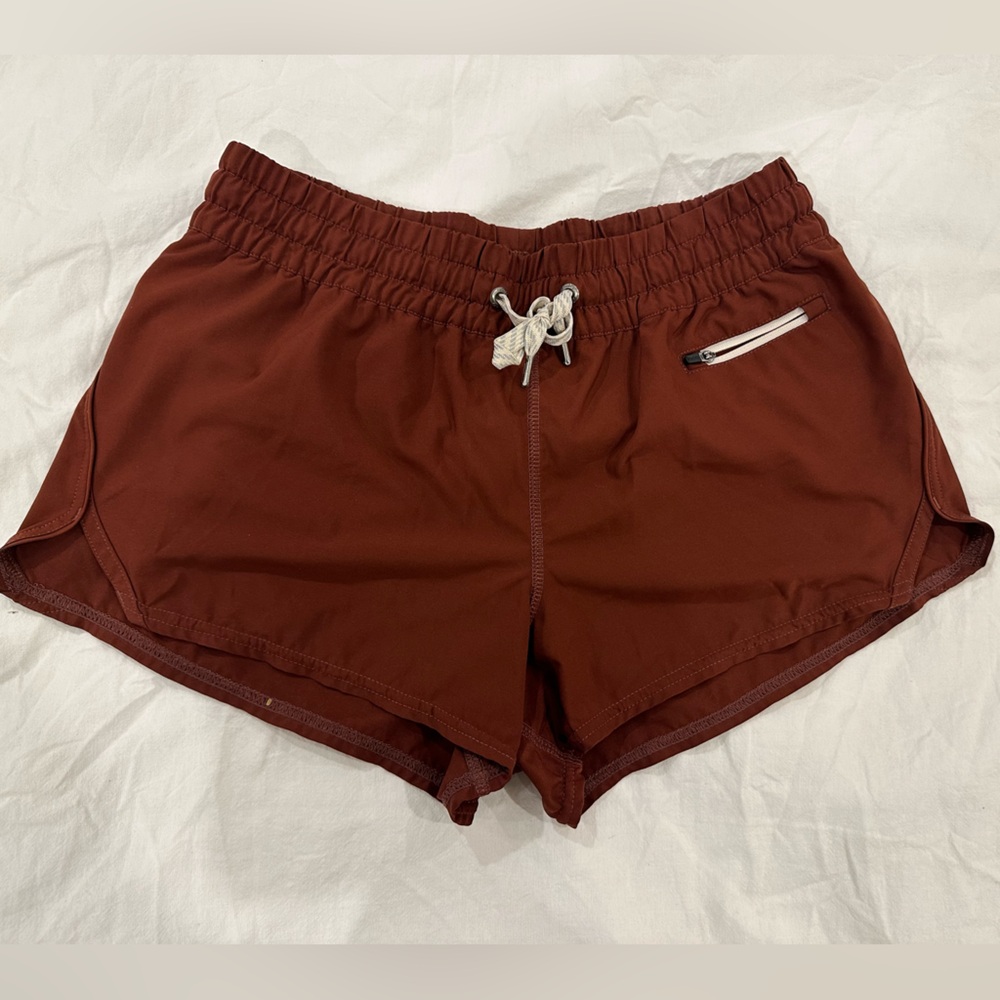 Vuori clementine shorts. Maroon/burdundyish color. Size  small. GUC